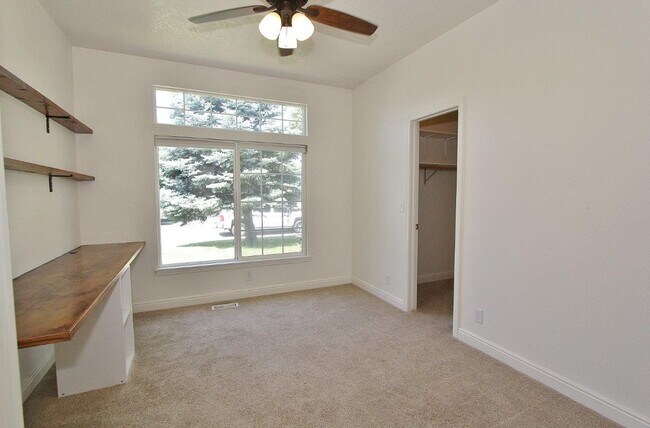 Building Photo - Immaculate Single-Level Home