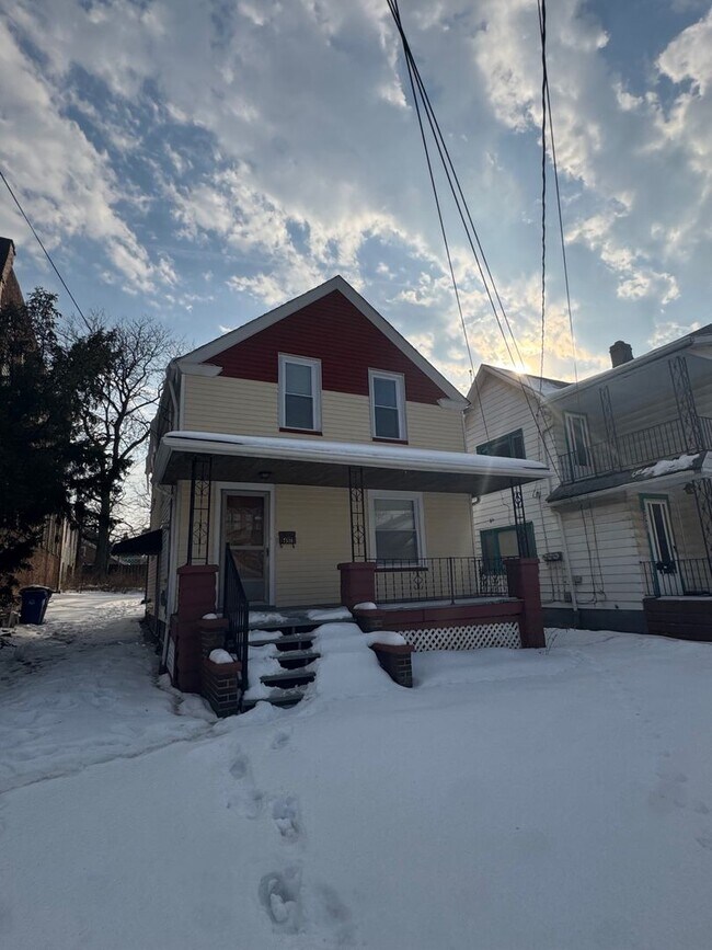 Building Photo - Well-Maintained 3-Bedroom Single-Family Home – $1,450 Rent | Cleveland