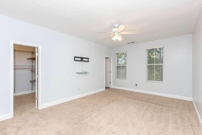 Building Photo - 5999 Brookside Oak Cir