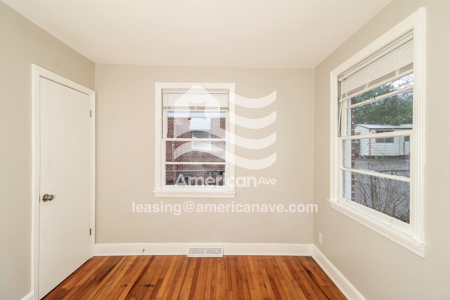 Building Photo - 5120 Floran St