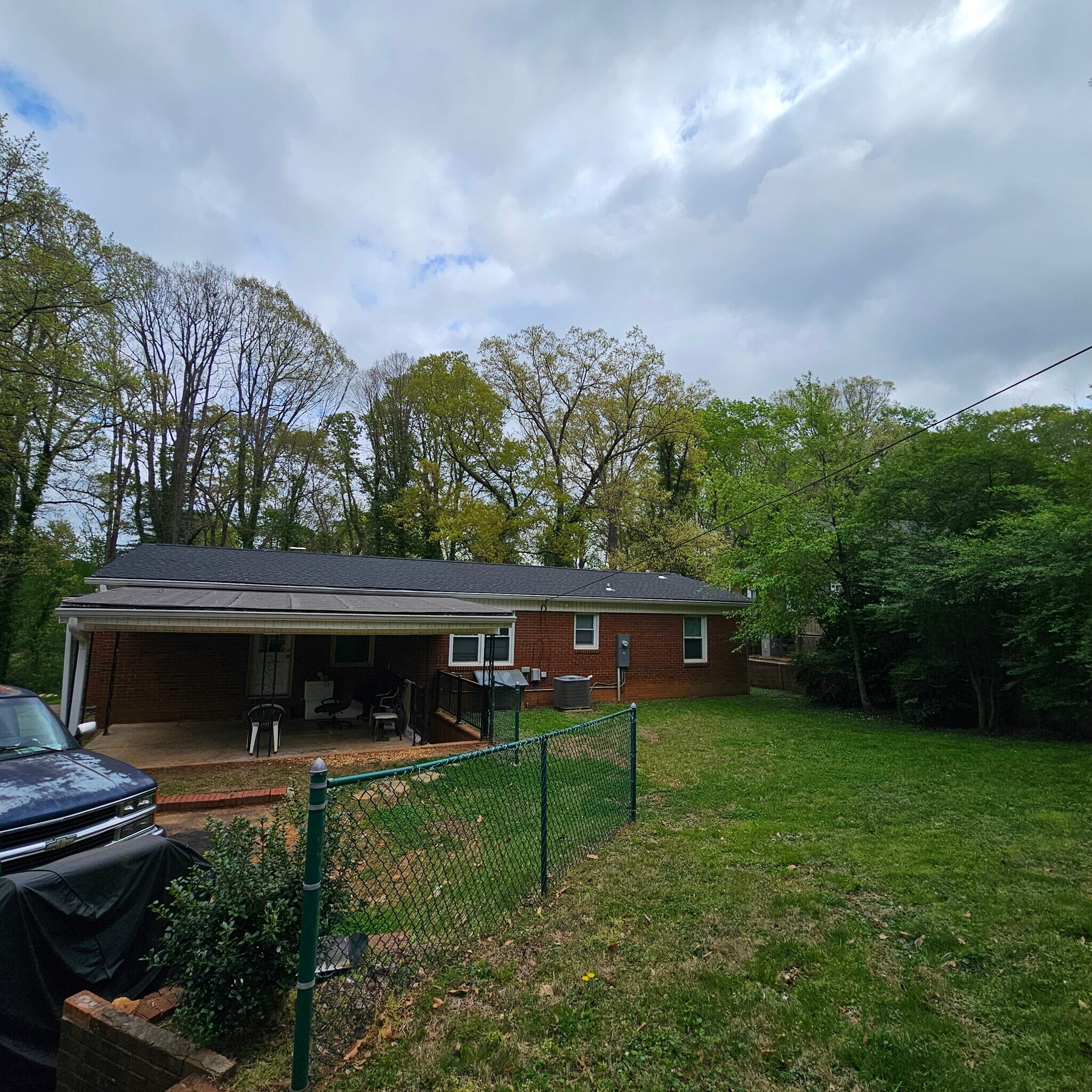 Building Photo - 548 Greenway Dr