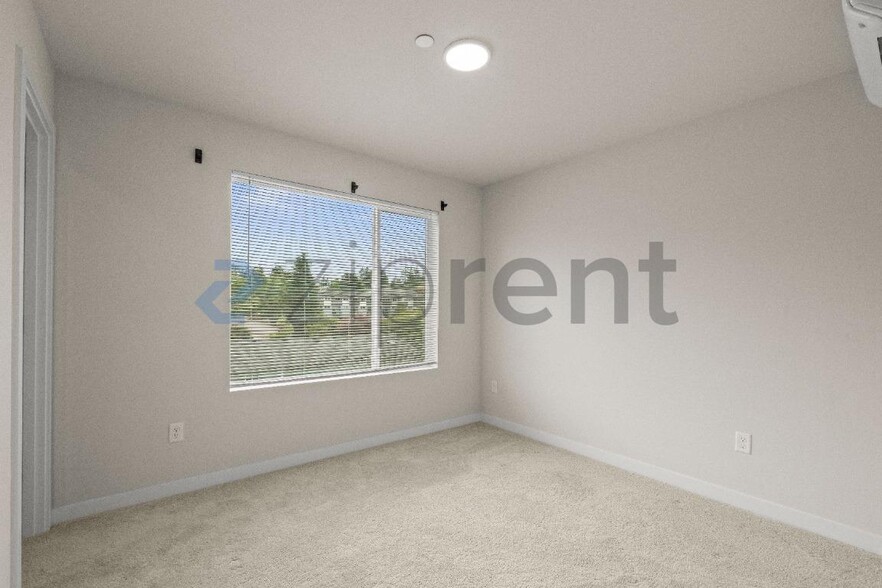 Building Photo - Unit H4