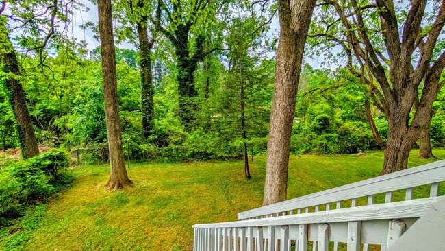 Building Photo - Newly Renovated | Upstairs Duplex | Minute...