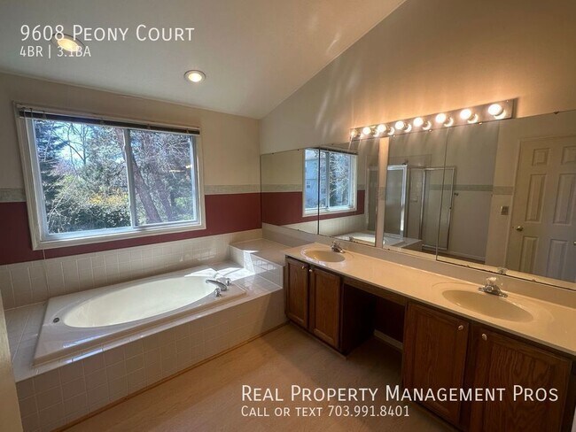Building Photo - 9608 Peony Ct