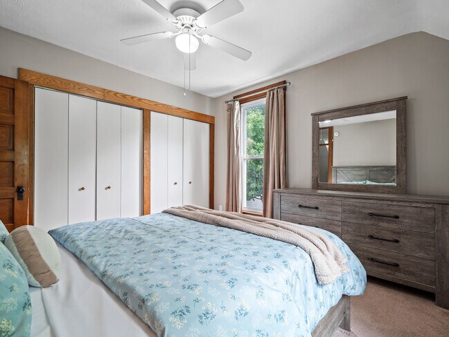 Building Photo - 679 Washington St