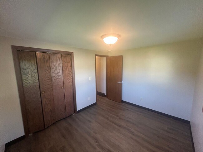 Building Photo - 603-605 Woodbine Ave