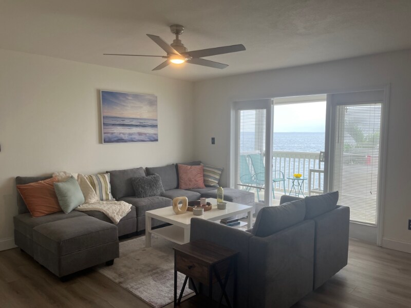 Building Photo - 5200 Coquina Key Dr SE