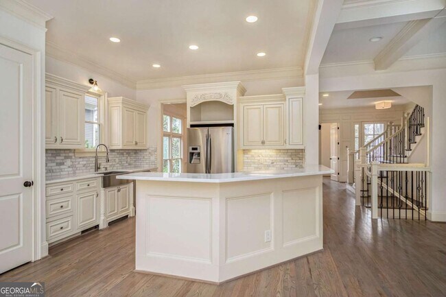 Building Photo - 208 Clarion Ave