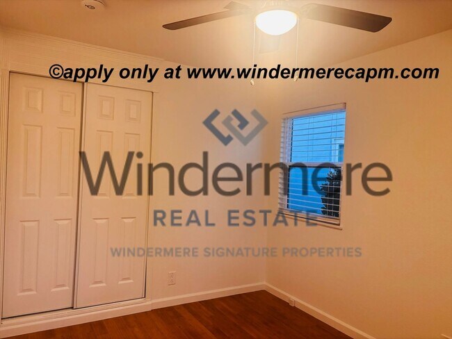 Building Photo - Charming 3 Bedroom Home with Bonus Room & ...