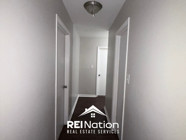 Building Photo - MASSIVE BESSEMER RENTAL! 4BR/2.5BA | High Ceilings & Brick Fireplace | 2-Car Garage!