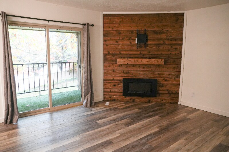 Building Photo - 1234 NE 27th St