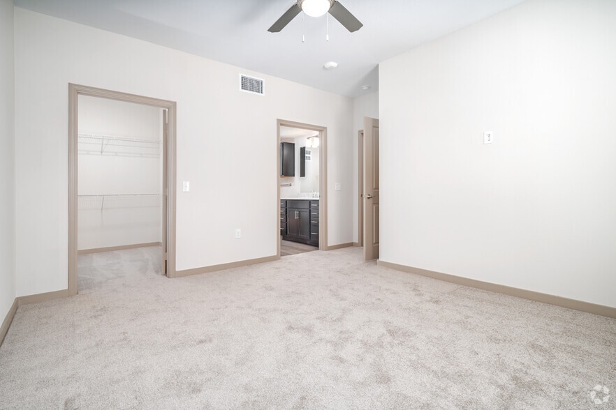 3BR, 2BA - 1382SF - Bedroom 3 - BARONS PARK