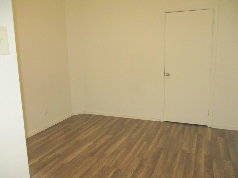 Building Photo - 338 Maplewood Ave