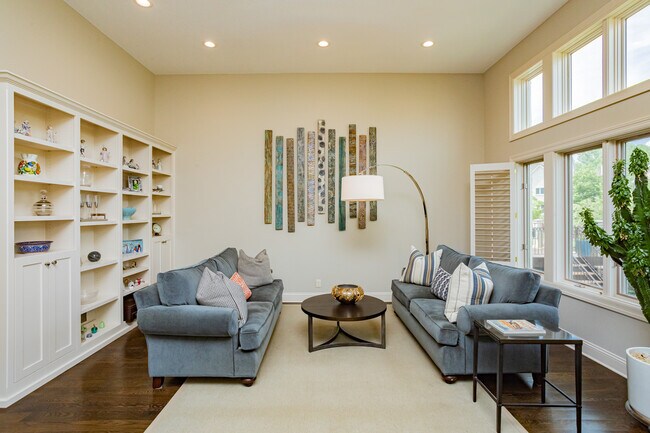 Living Room - 515 River St