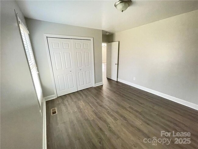 Building Photo - 26 E J St