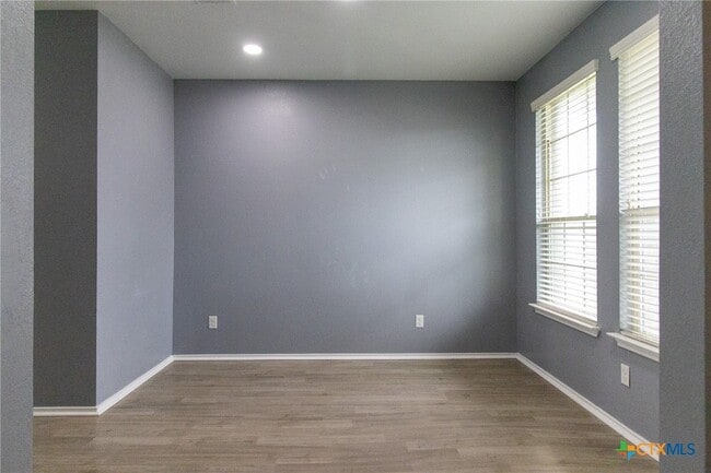 Building Photo - 6505 Clear Brook Dr