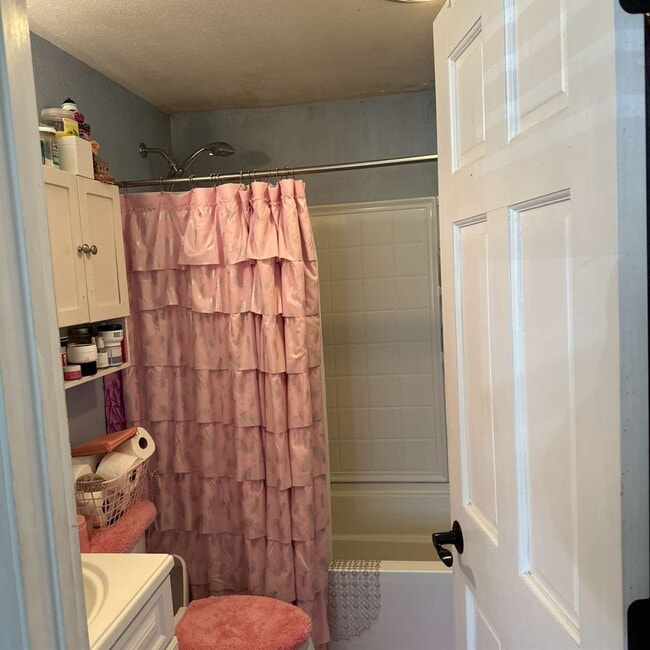 Building Photo - 955 Smith Ln