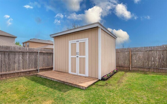 Building Photo - 8021 Arezzo Dr