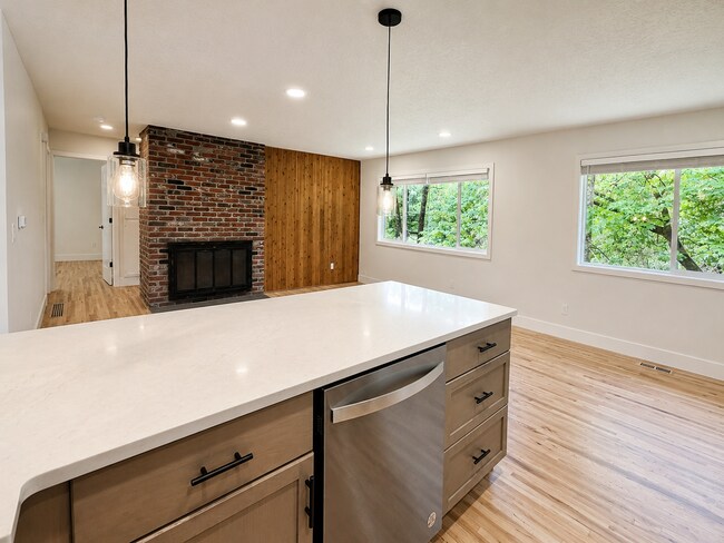 Building Photo - 7407 SW 36th Ave
