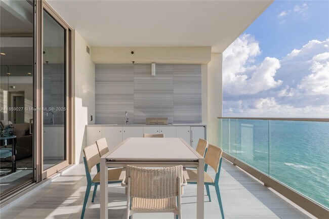 Building Photo - 17901 Collins Ave