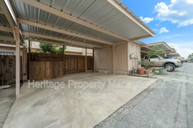 Building Photo - 10958 Crown Pk Ln