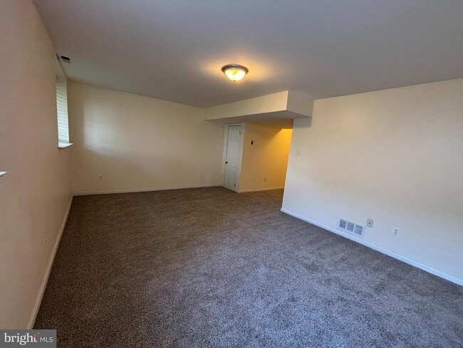 Building Photo - 4666 Louise St Claire Dr
