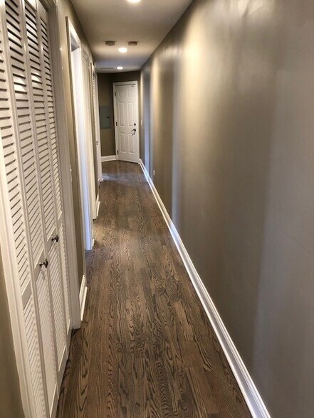 Building Photo - 5941 W Corcoran Plz