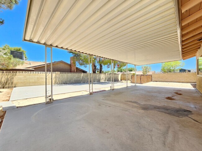 Building Photo - Beautiful home for Rent. Paid Solar, A/C, RV Parking, and Landscaping!