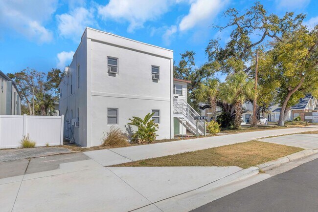 Building Photo - 416 Skinner Blvd