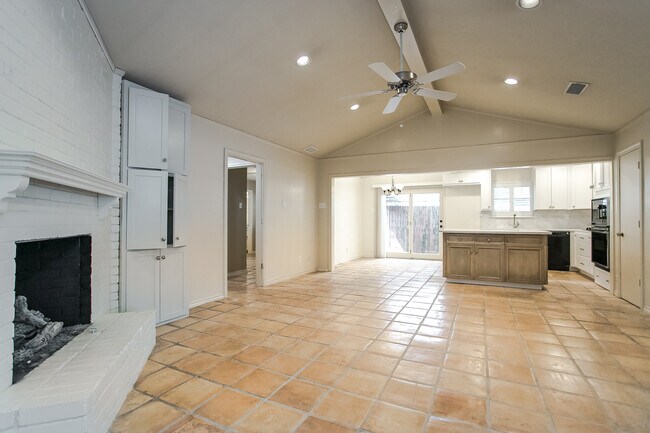 Building Photo - 10660 Pagewood Dr