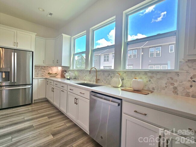 Building Photo - 421 Prine Pl