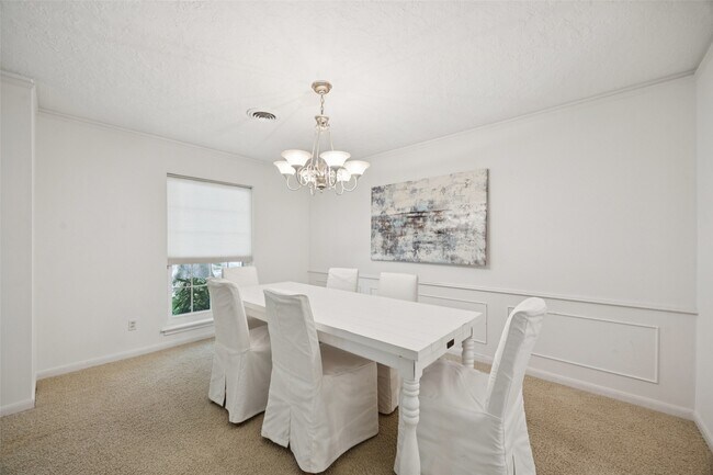 Building Photo - 10603 Lynbrook Dr
