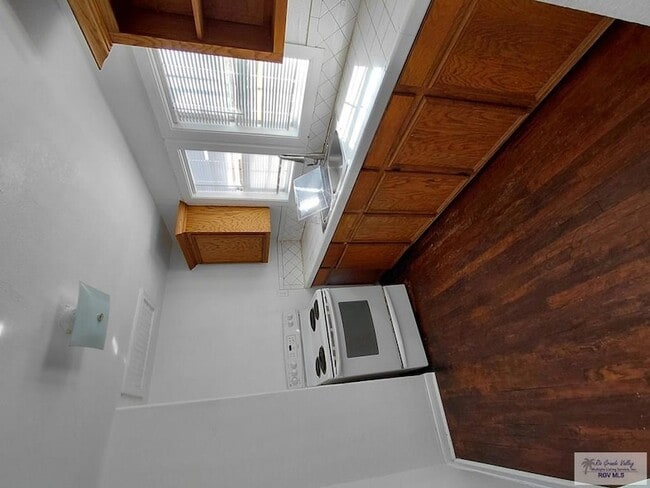 Building Photo - 521 N 9th St