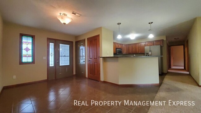 Building Photo - 8500 W Lavern Wipf St