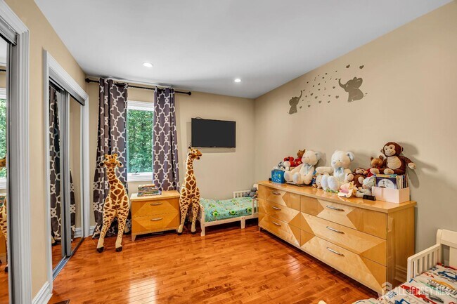 Building Photo - 152 Redpine Loop
