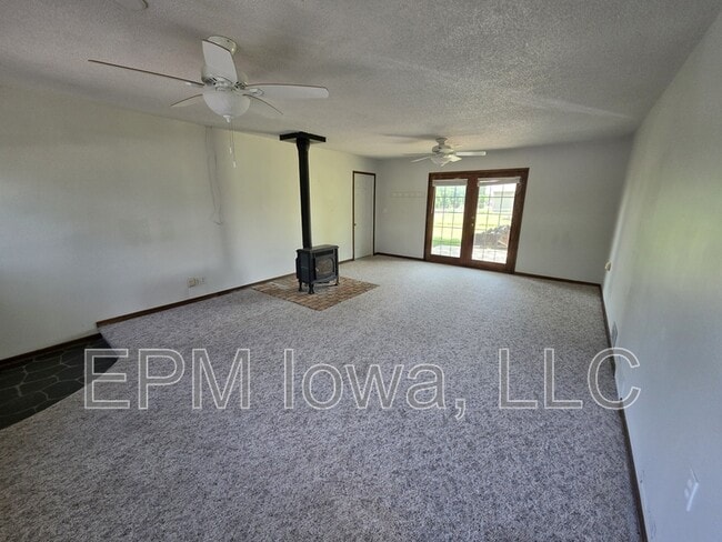 Building Photo - 4747 Danbury St NE