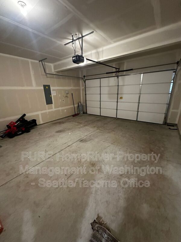 Building Photo - 18201 35th Ave Ct E