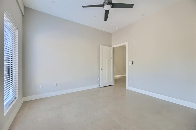 Building Photo - 3523 Gonzales St