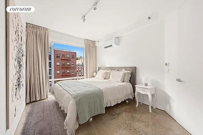 Building Photo - 255 Bowery