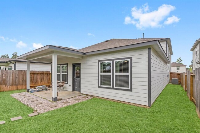 Building Photo - 26006 Emory Holw Dr
