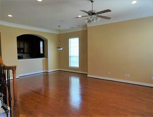 Building Photo - 9033 Creekstone Lake Dr