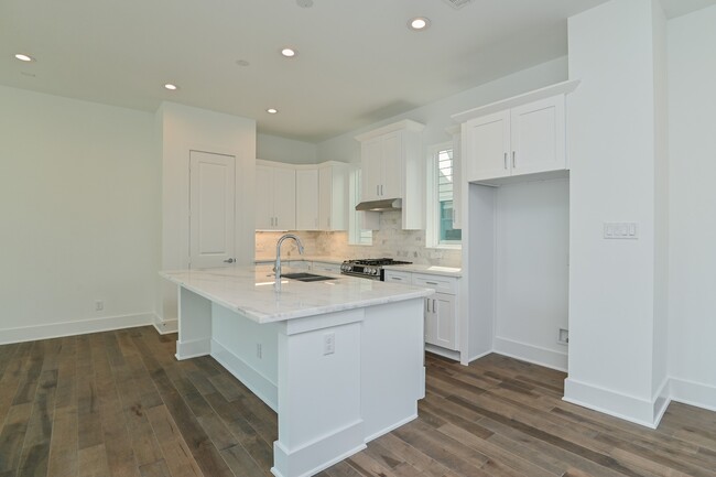 Building Photo - 4317 Koehler St