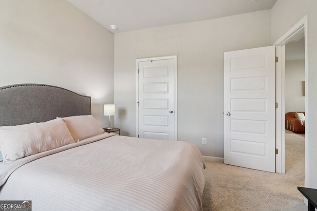 Building Photo - 3890 Clarington Dr