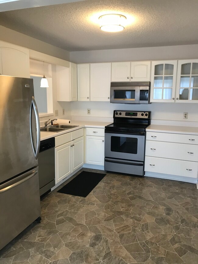 Kitchen - 11 Pinehurst Mnr