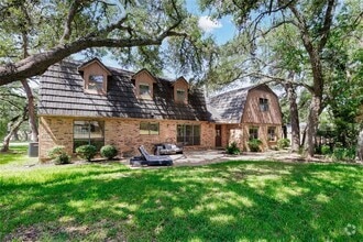 Building Photo - 9006 Balcones Club Dr