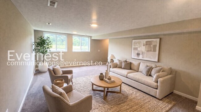 Building Photo - 3 Bed, 3 Bath Home with Garage / Available Now!