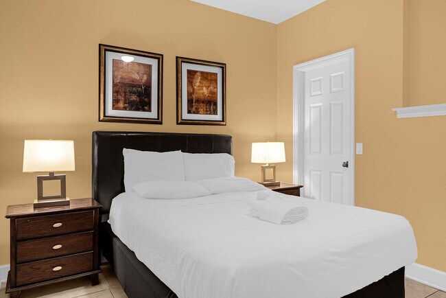 Building Photo - 14545 Damai Ln