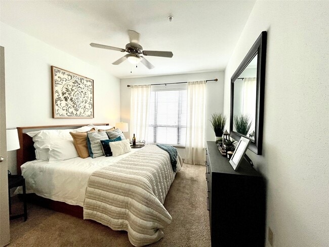 Building Photo - 2222 Smith St