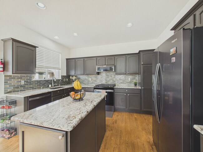 Building Photo - 2899 Woodbriar Dr