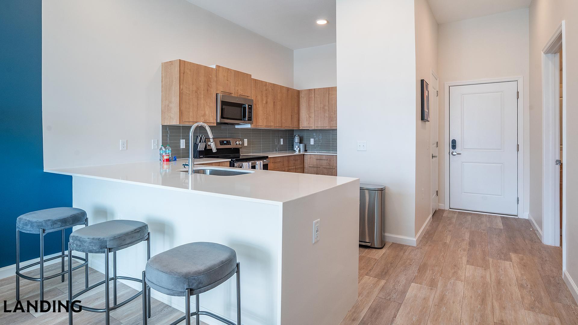 Building Photo - 5256 International Dr